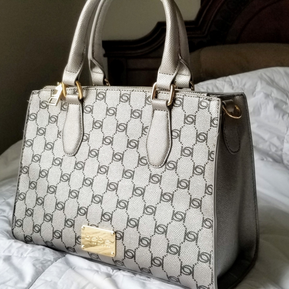 MAKE AN OFFER 💎 Bebe Los Angeles purse